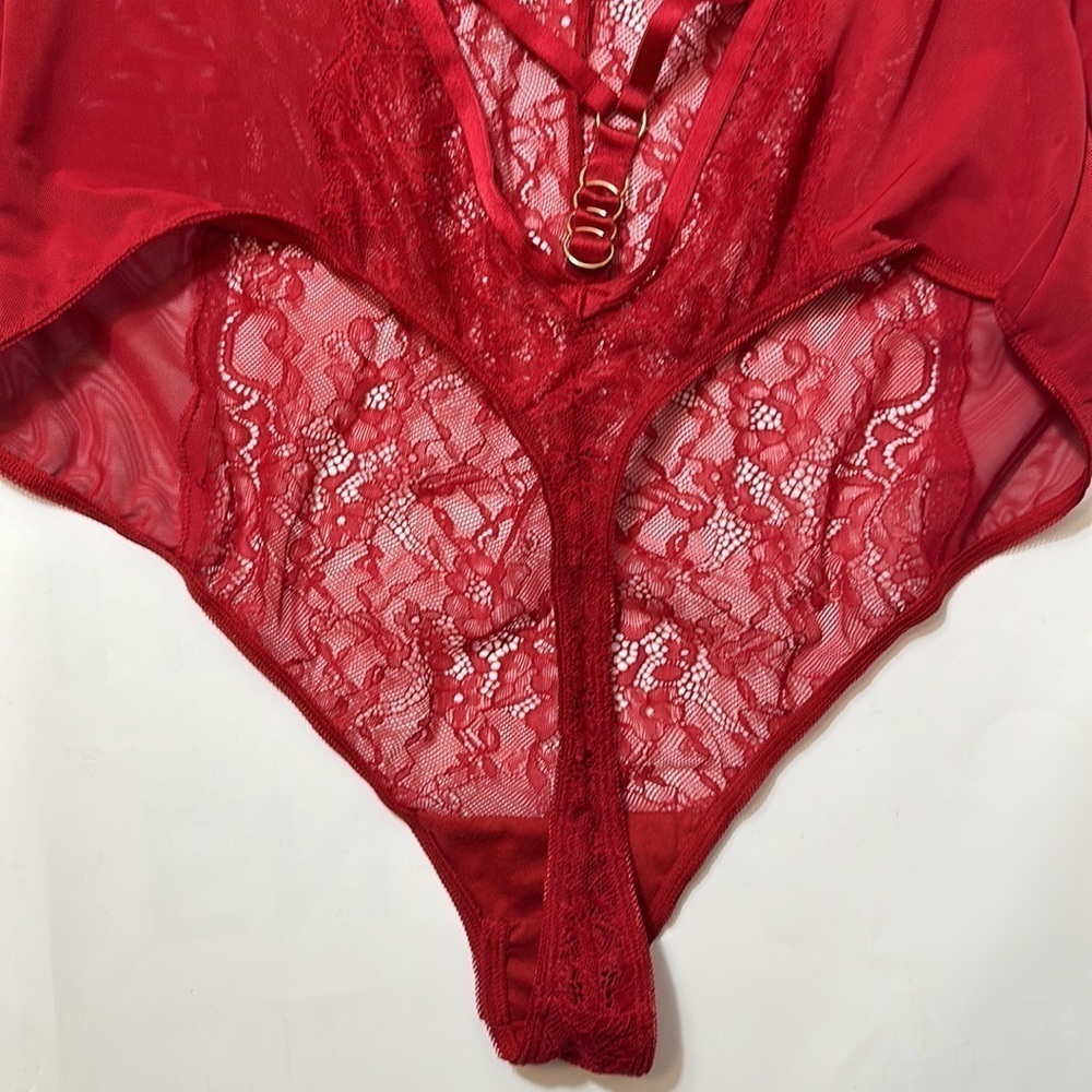 Torrid red SEXY STRAPS AND LACE BODYSUIT - Picture 8 of 11